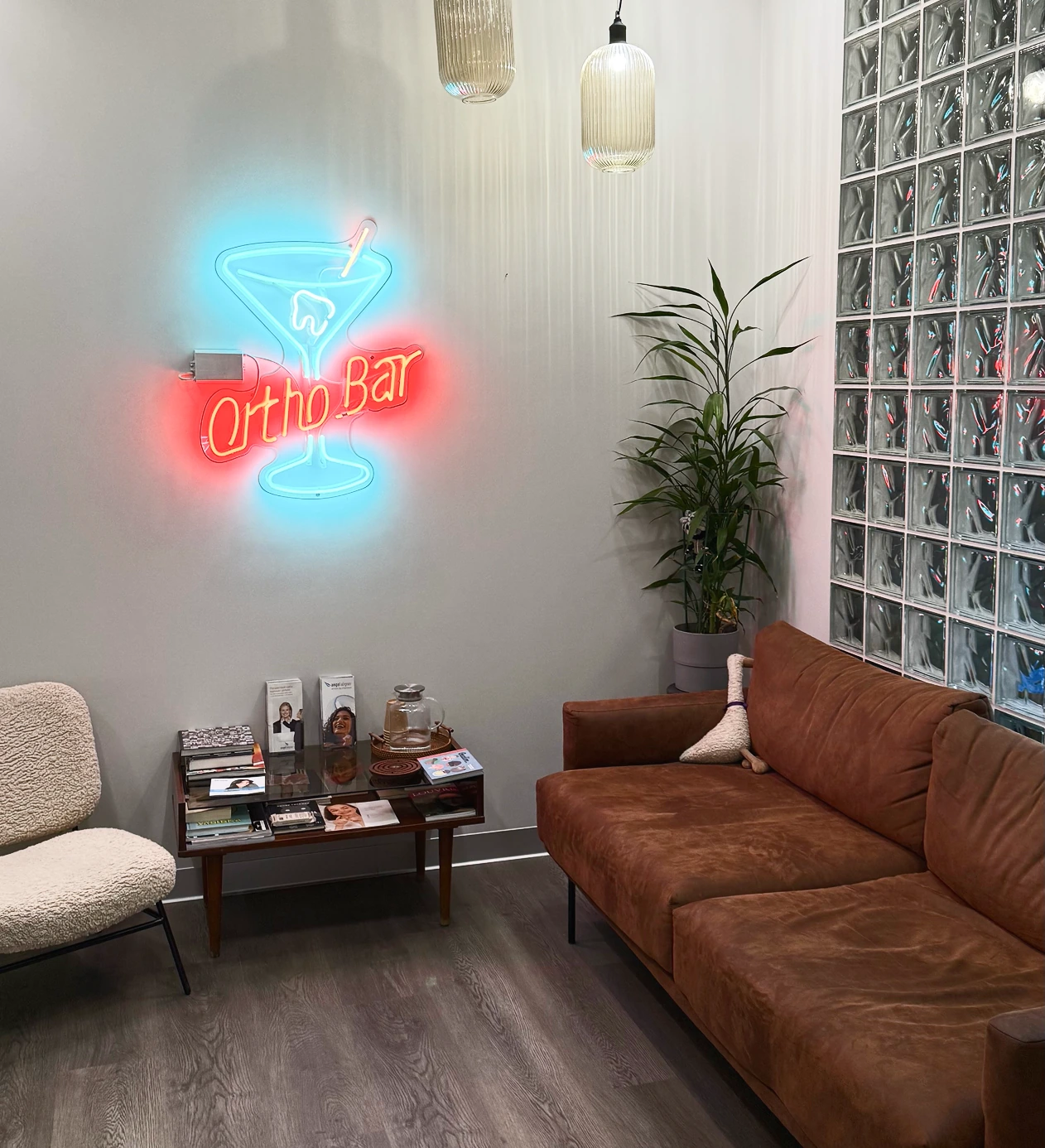 Интерьер клиники ORTHO.BAR